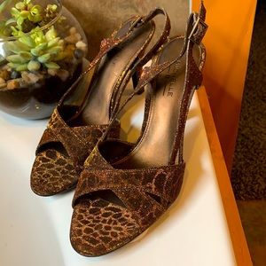 EUC MICHELLE D Brown Sling Peep Toe Heels 7 1/2